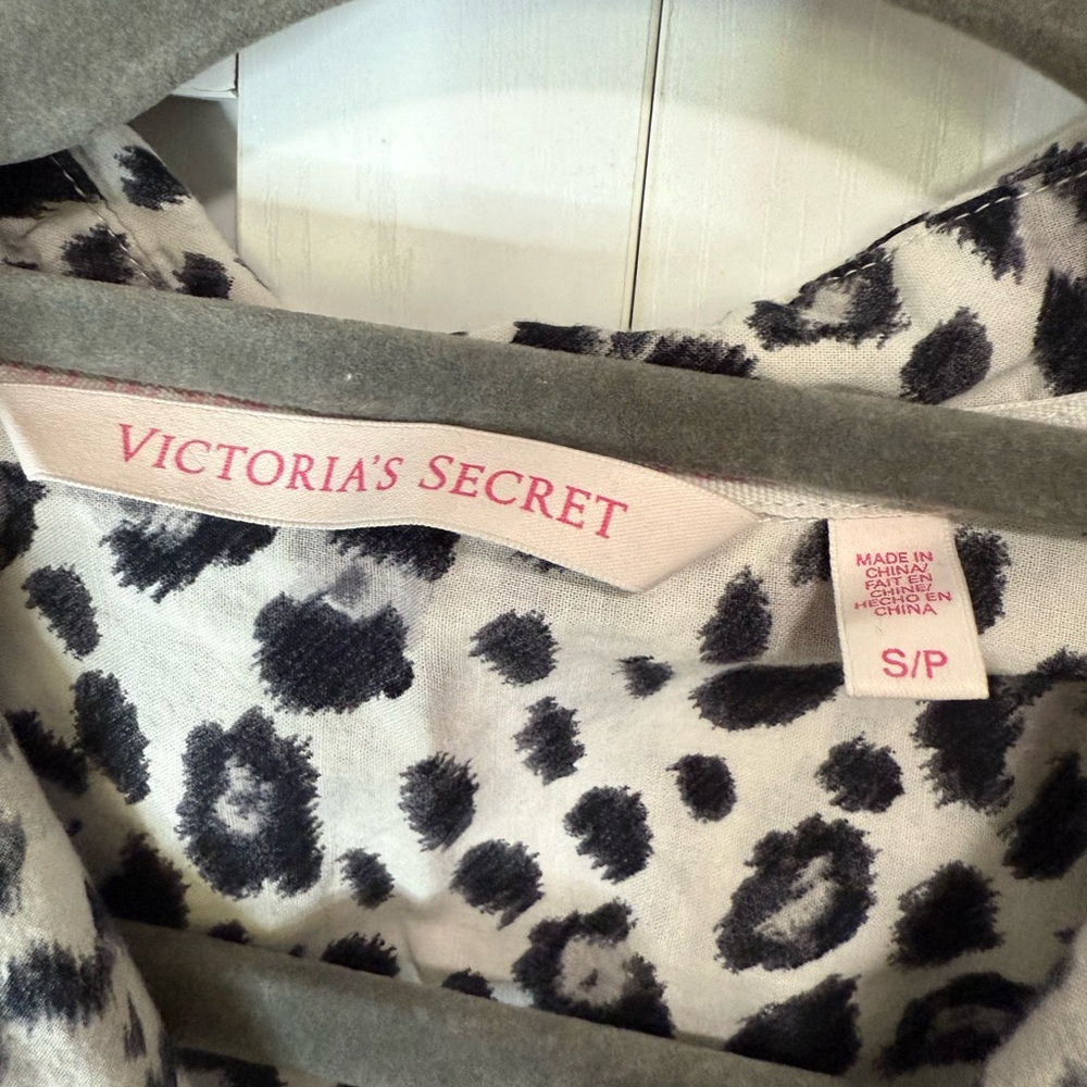 Victoria’s Secret Leopard Print Sleep Shirt Women’s Small Button Down Cotton - Picture 3 of 7